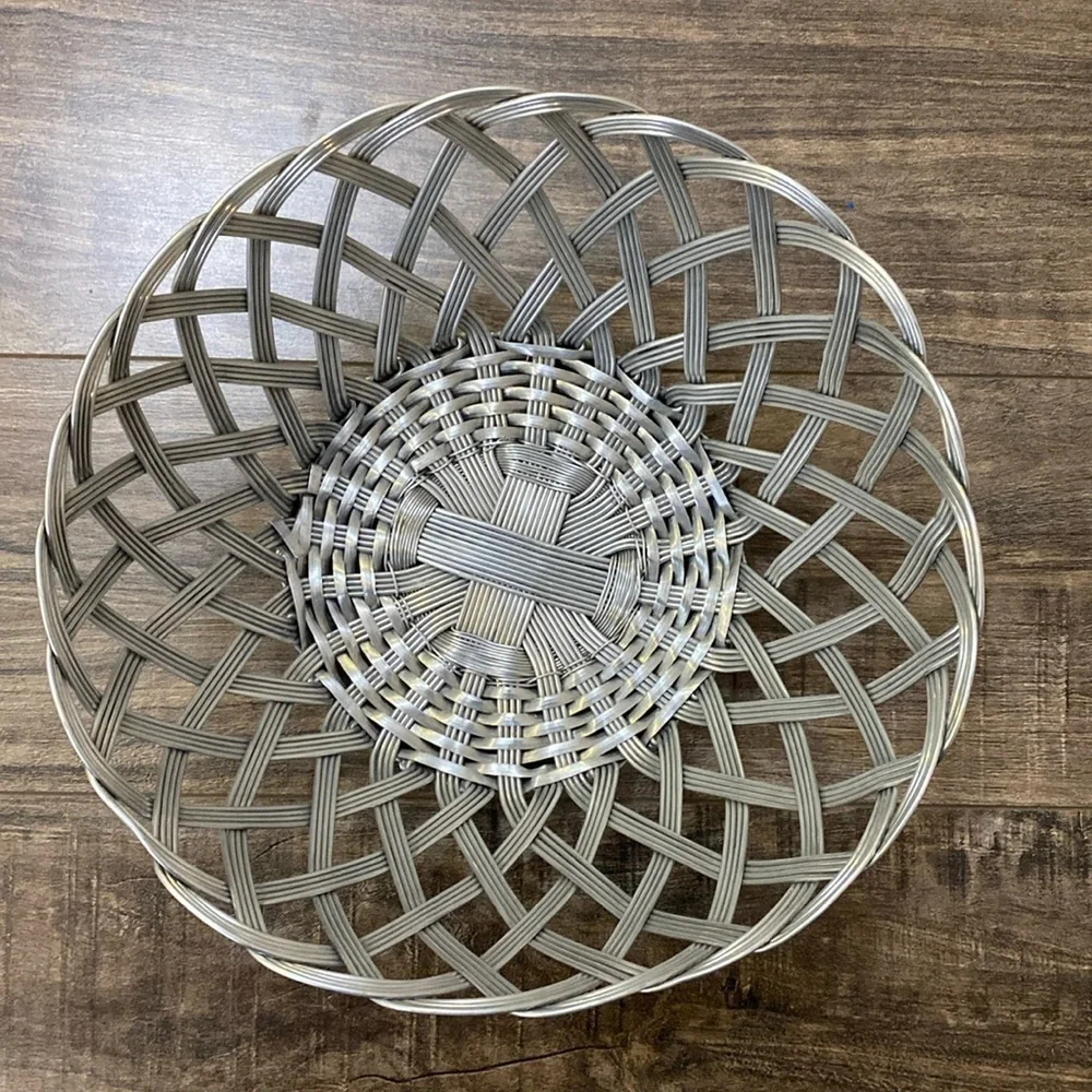 Vintage IHI woven metal silver tone bread basket 9”
